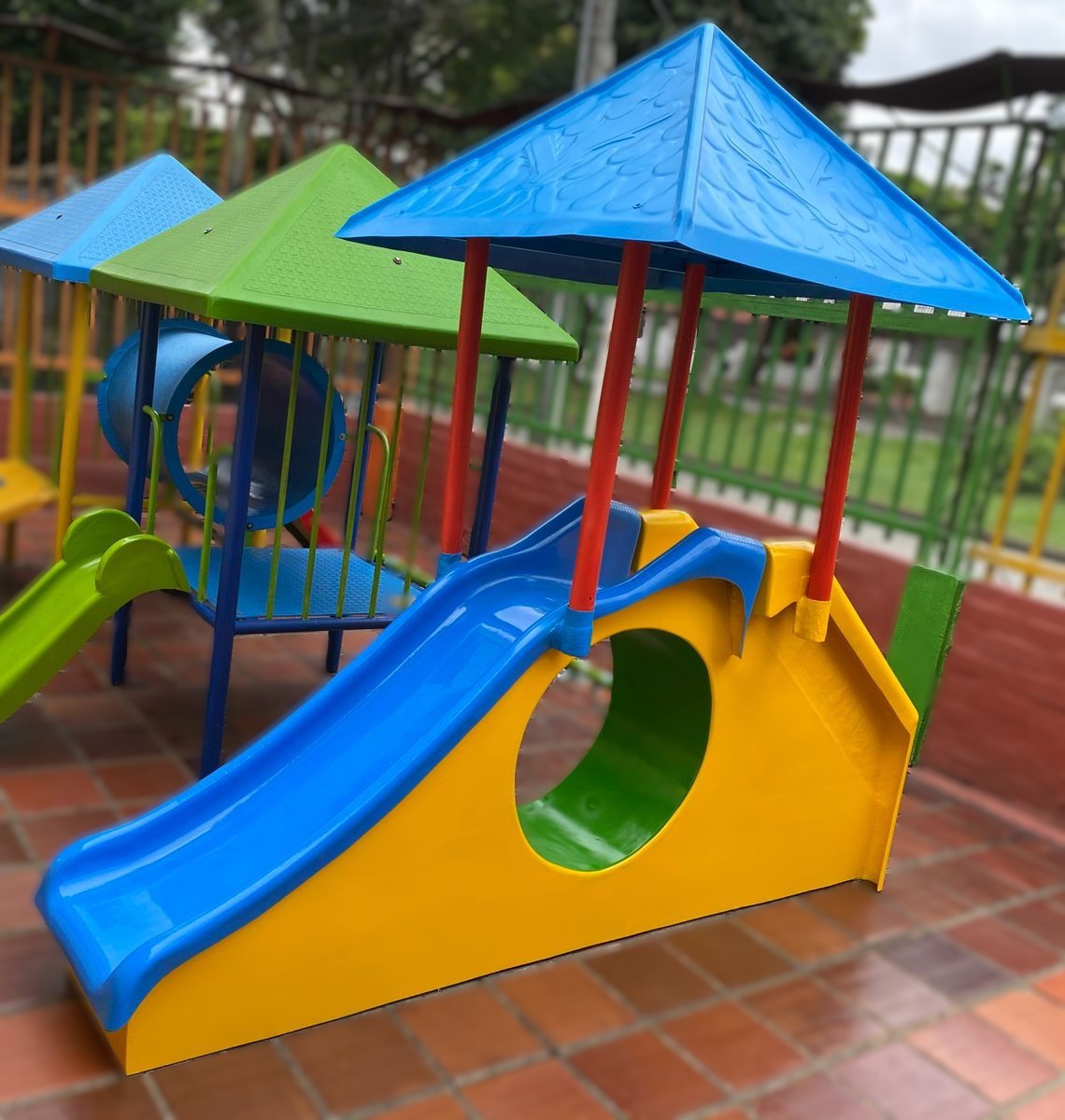 deslizadero playground doble función con techo