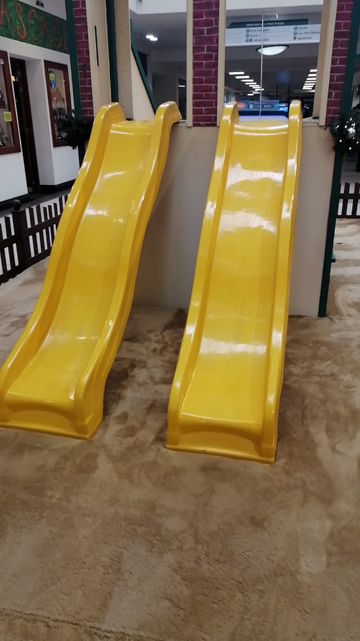 Toboganes de Fibra de Vidrio en ondas